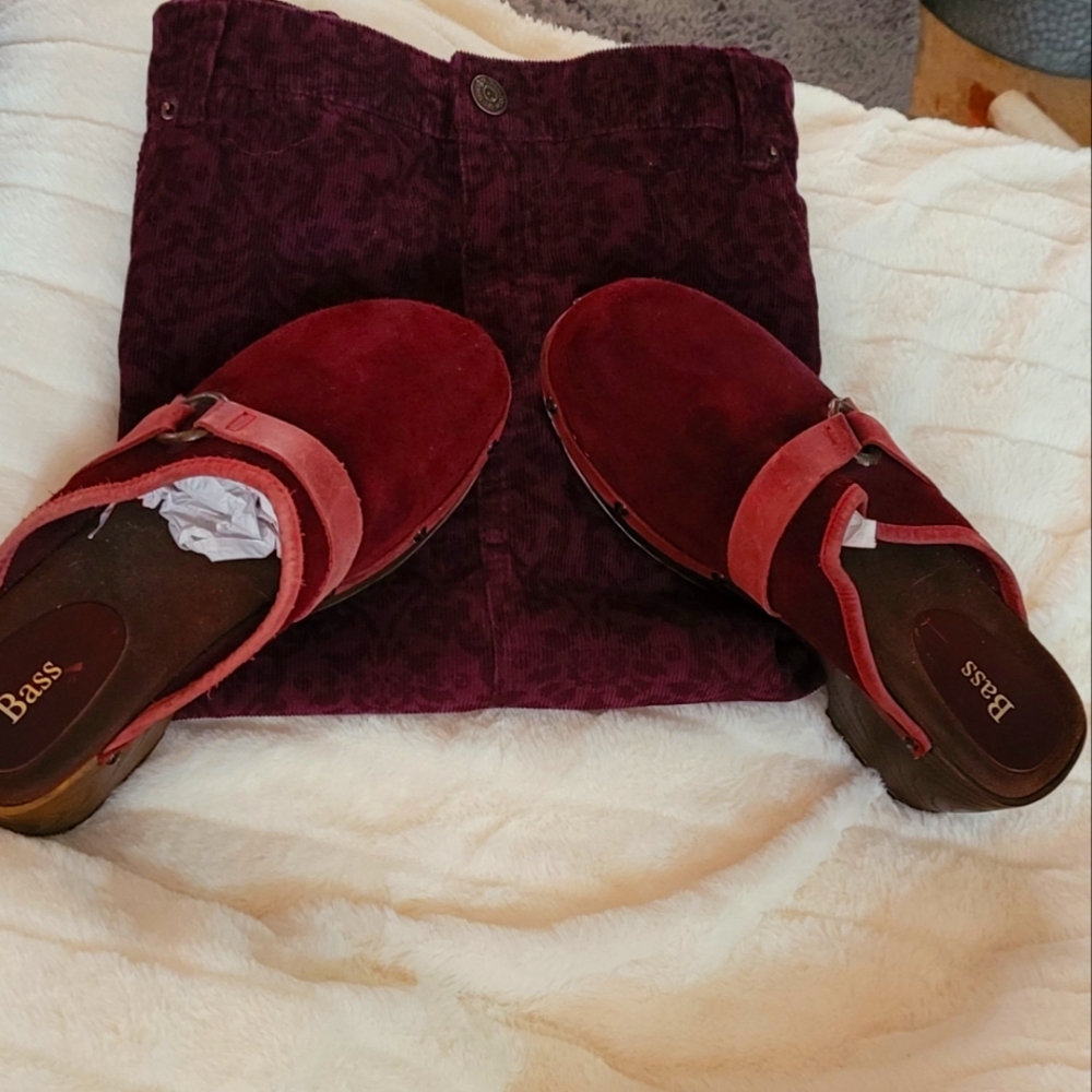 G.H. Bass & Co. Skirt & matching clogs